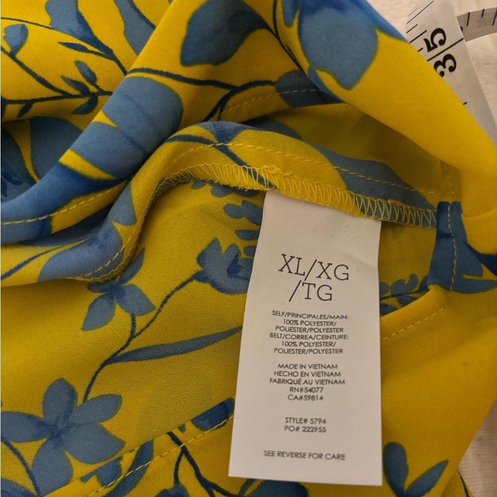 Cabi midi floral print dress, round collar self tie with elastic sleeves. - Picture 11 of 13